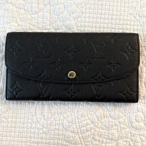 Louis Vuitton black leather Emilie wallet